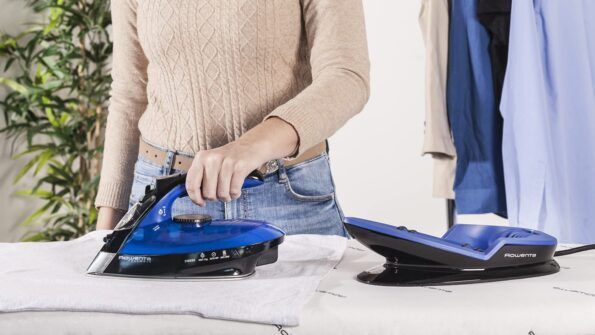 Rowenta Freemove DE5010 Безжична парна ютия 2400W