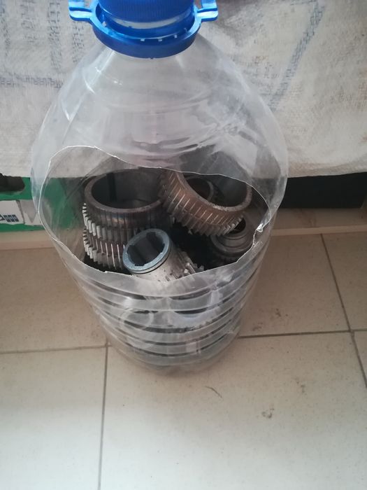 Части  за струг. Зъбни колела винтове.