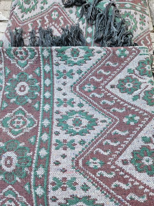 Вълнено тъкани килими и покривала