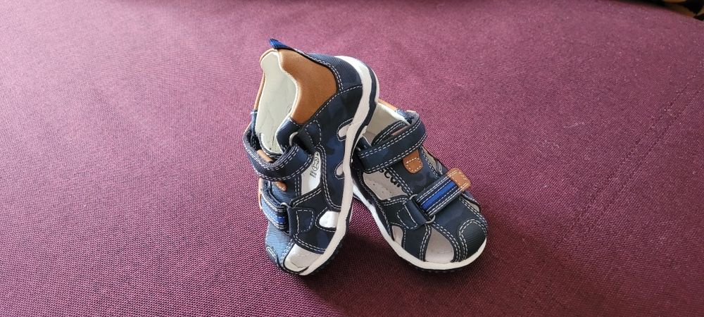 Sandale mărimea 21 noi