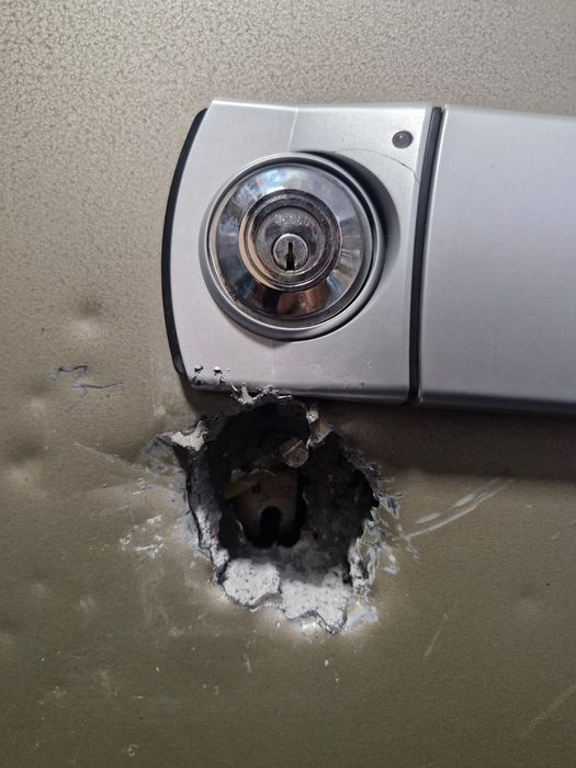 Продаю нейсгораемый сейф