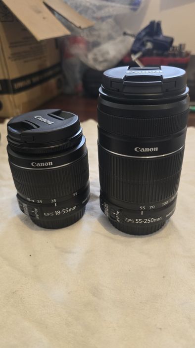 Canon EOS 1200D ca NOU - sub 300 cadre + 2 Obiective 18-55 + 55-250 + ACK-E10