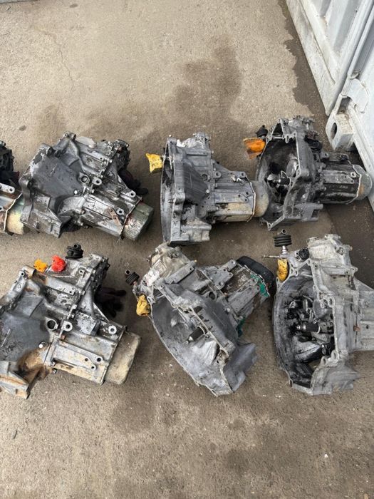 Мазда каробка 626,323