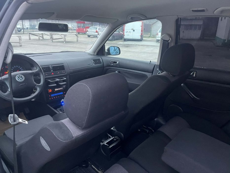 De Vânzare VW GOLF IV 
Motor 1.4 16v benzina euro 4
An de fabricație 2