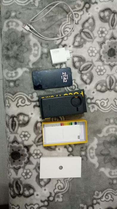 POCO F7 Ultra 512GB / 16GB RAM - Stare impecabilă, Încărcător 120W inclus