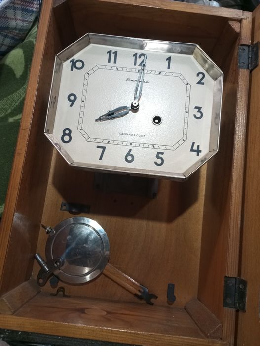 Продам часы янтарь СССР