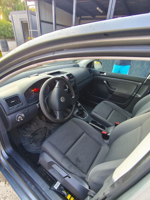 Vând golf 5 anul 2005