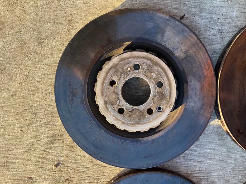 Дискове с накладки Предни и Задни Спирачни апарати MERCEDES CL63 AMG