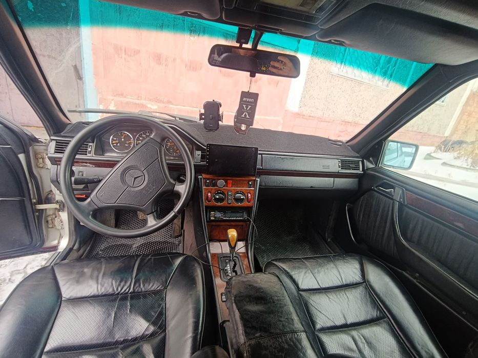Продам Мерседес Е220