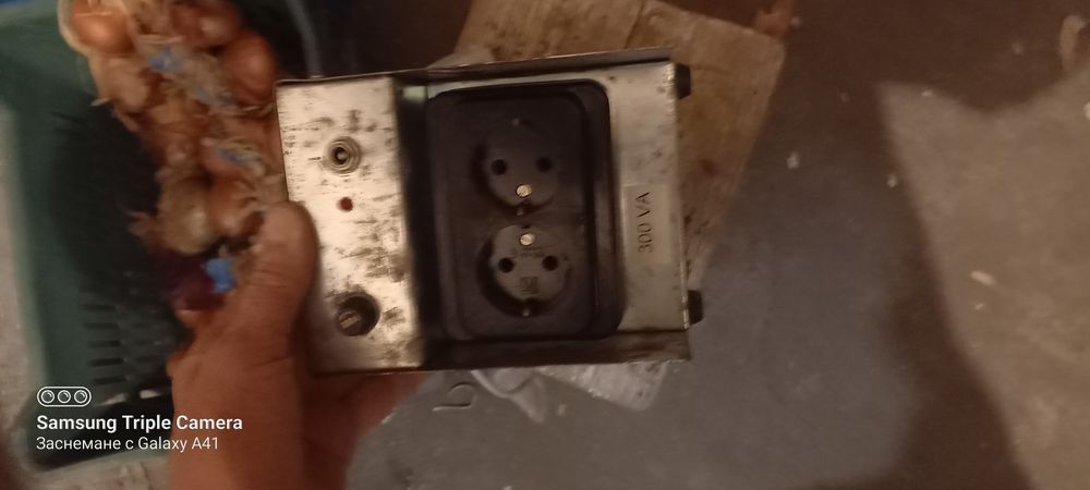 Камина с водна риза, скара и език. Преобразувател зарядно, разширителе