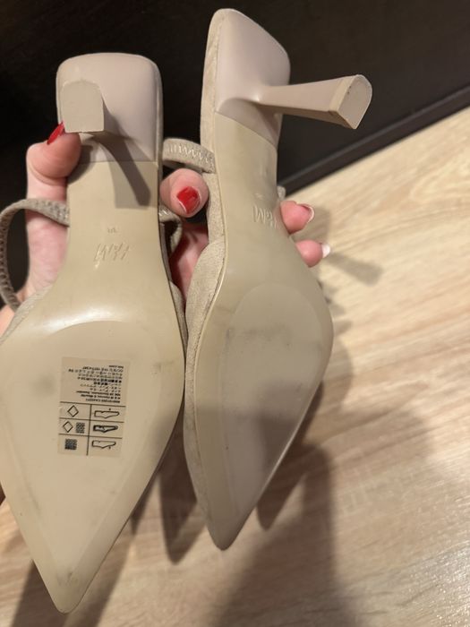 Pantofi noi cu toc H&M