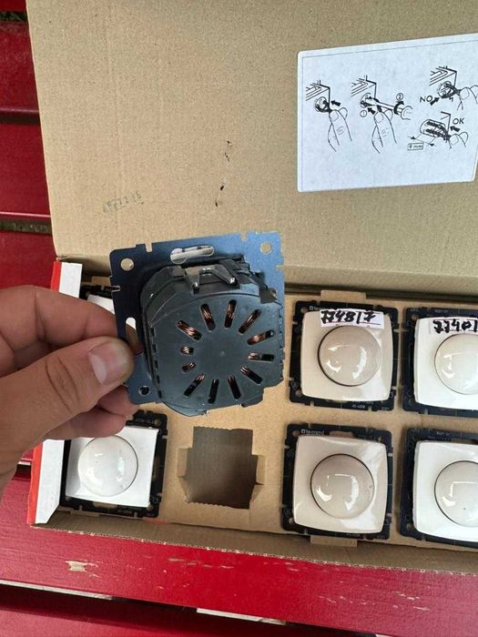 Разетки включатели