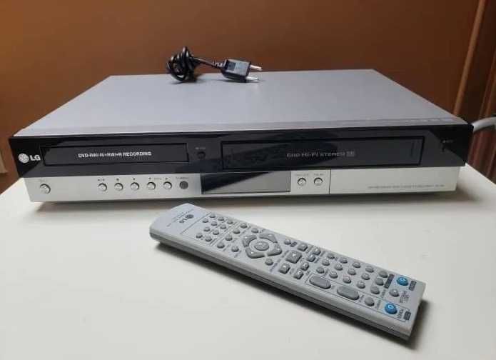Combo Dvd recorder cu VCR nou LG