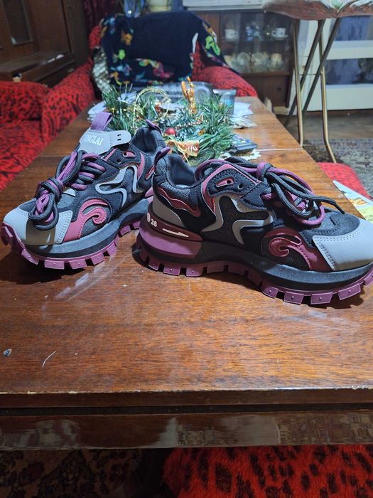 Нови маратонки не използвани