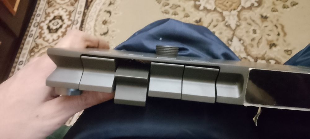 Продам смеситель(душевая панель) новый