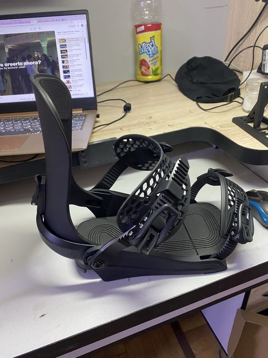 Сноуборд с креплениями