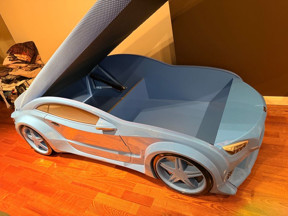 Кровать-машинка с нишей