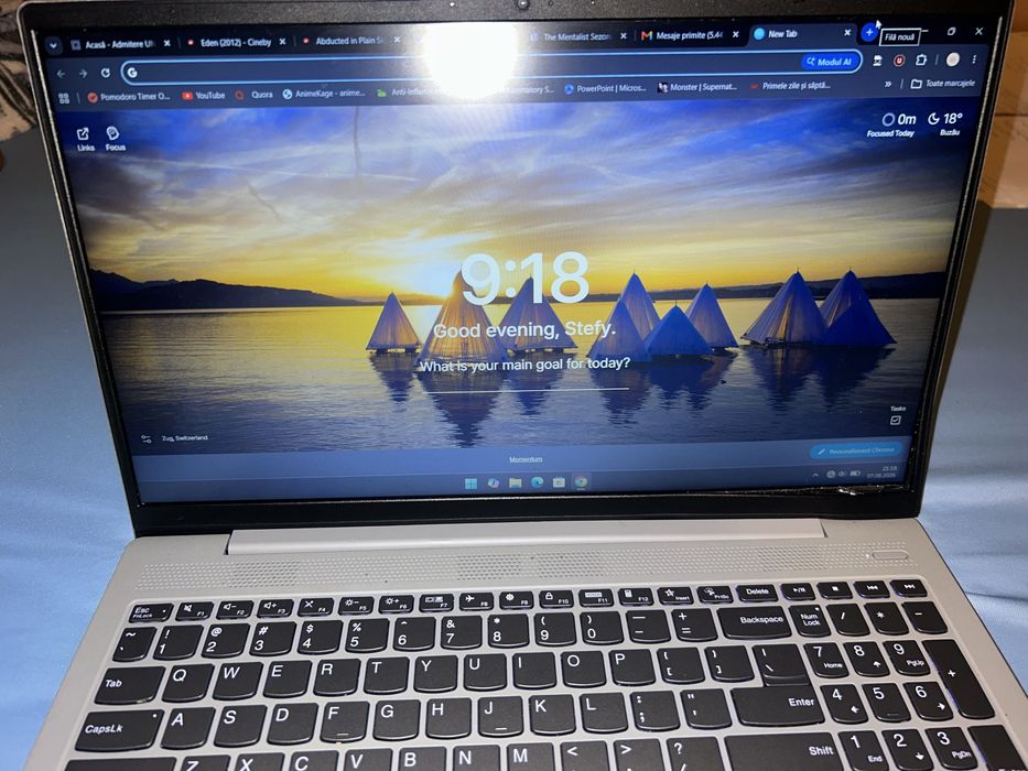 Laptop Lenovo IdeaPad 5 - stare ok , rama deslipita intr o parte