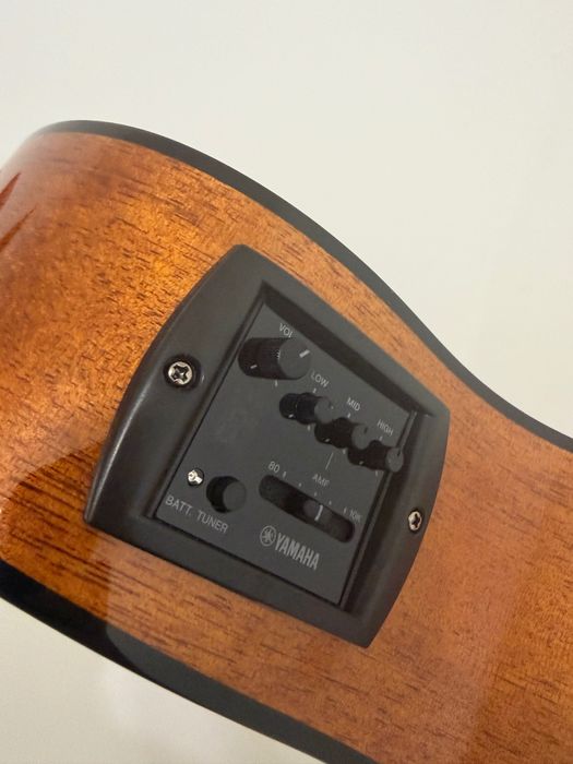 Электроакустическая гитара Yamaha FSX800C Natural