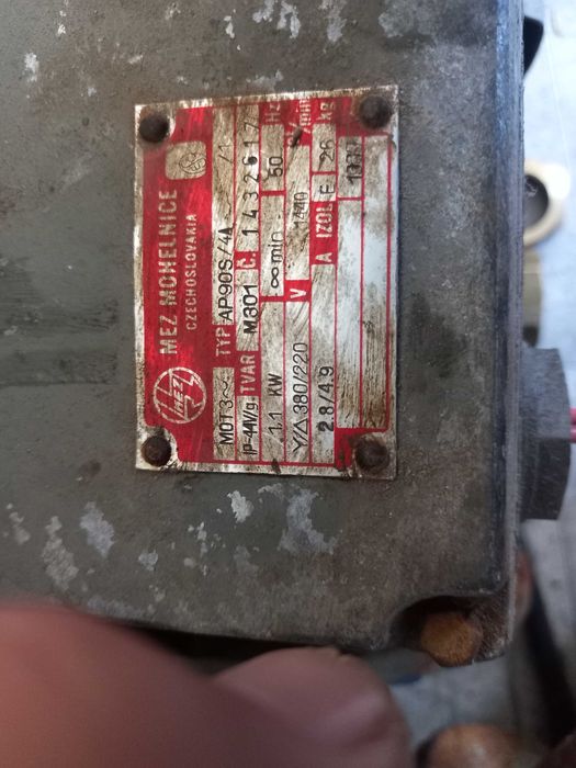 Трифазни електрически двигатели