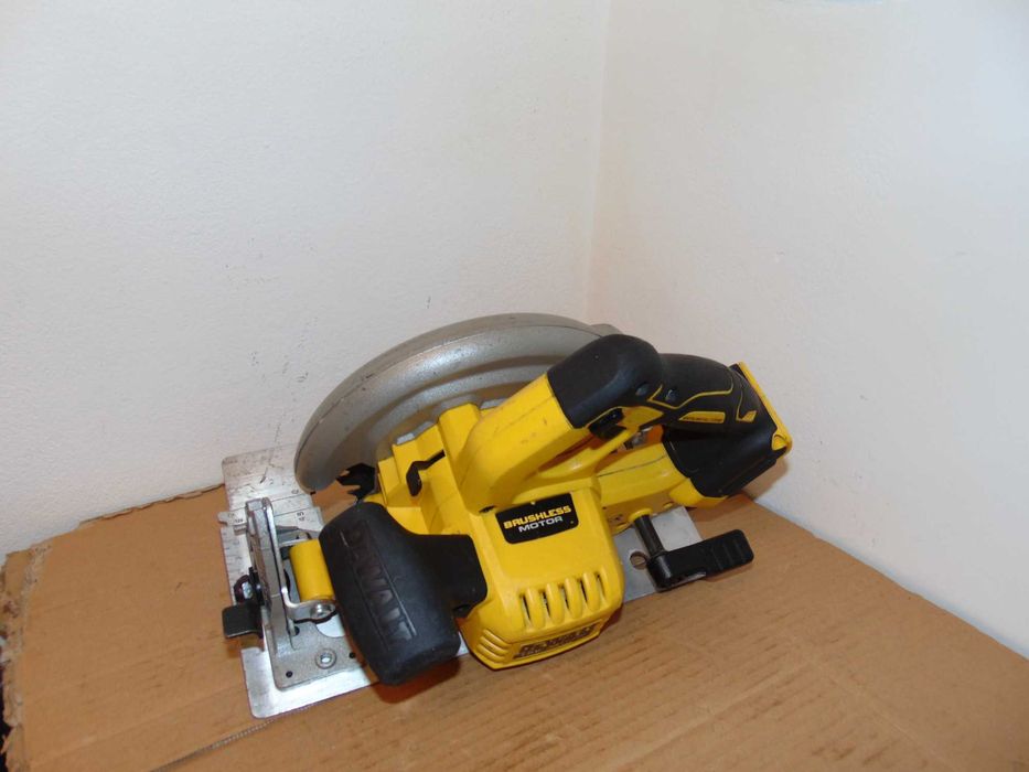 Dewalt DCS570 corp  circular brushless 2022