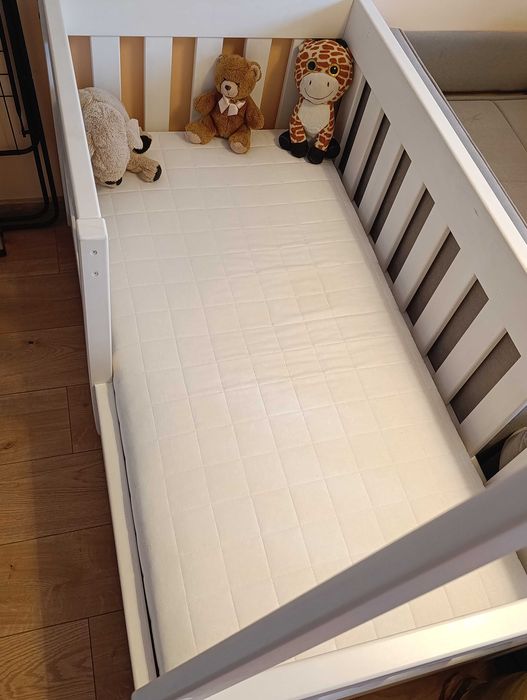 Детско легло тип "Монтесори" по поръчка бял дъб