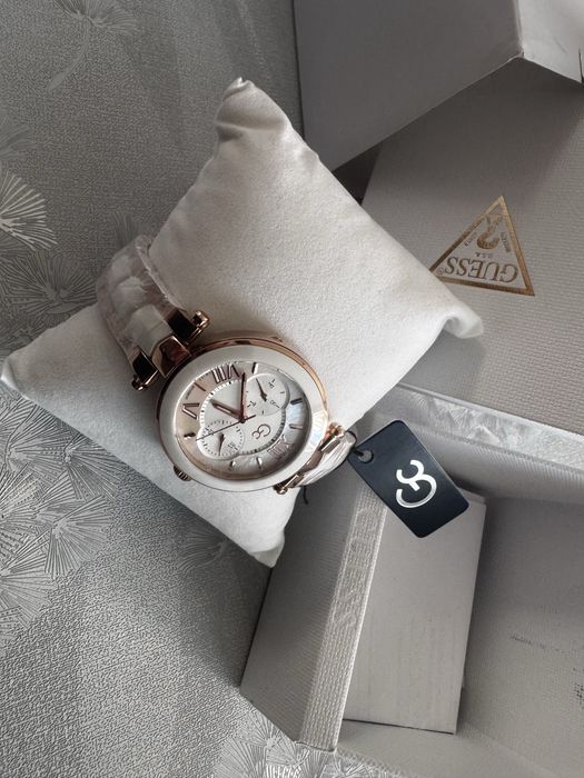 Часовник Gc Illusion Mid Size Ceramic