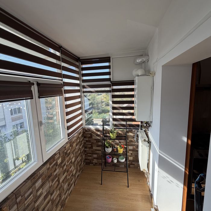 Vand apartament decomandat cu 2 camere, direct proprietar zona Piata