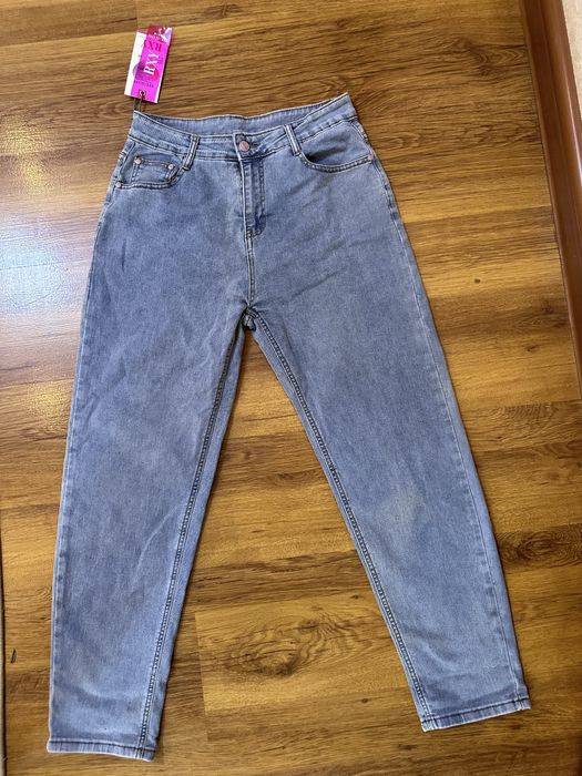 Джинсы женский.