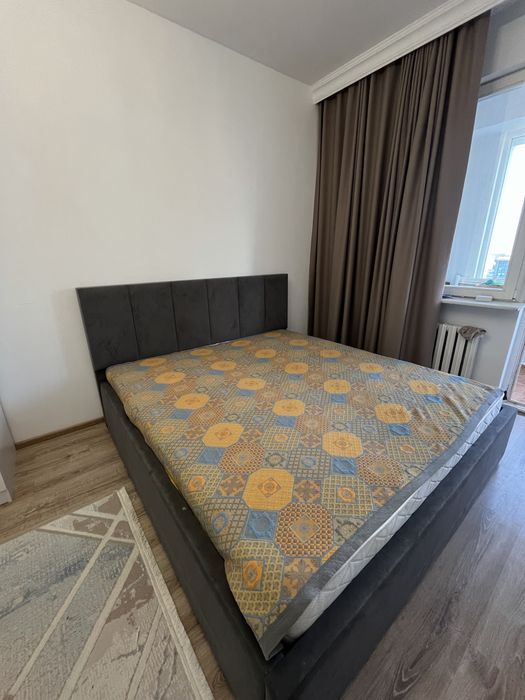 Продам кровать с матрасом