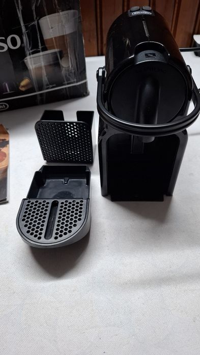 Кафемашина с капсули NESPRESSO Inissia,1260 W,19bar