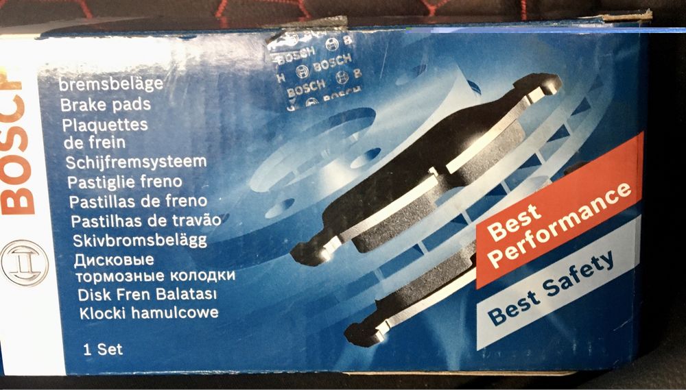 Vând set de plăcuțe de frână.