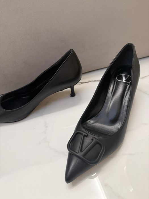 Valentino дамски черни кожени токчета