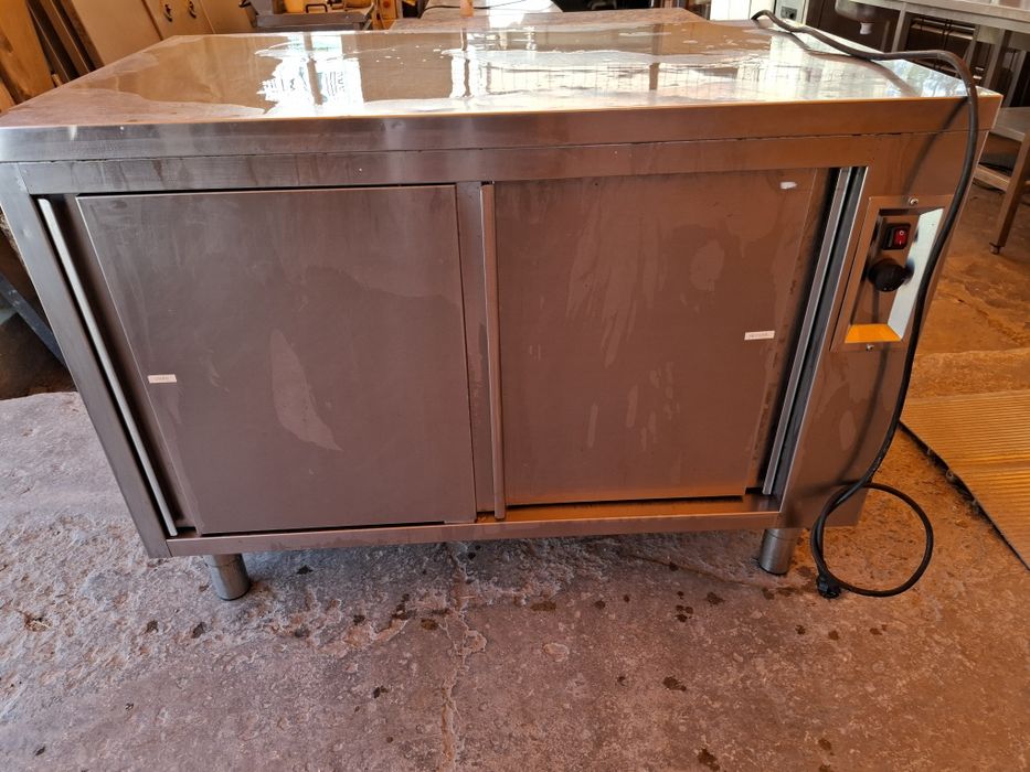 Masă caldă din inox
