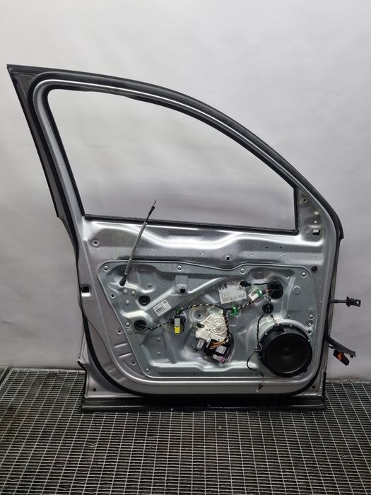 Usa Stanga Fata Volkswagen Tiguan 5N - SUV 4 Usi SILVER (1481)