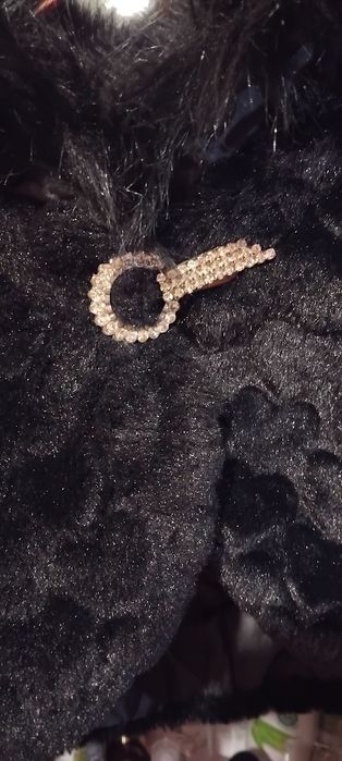 Продавам стилно черно късо болеро