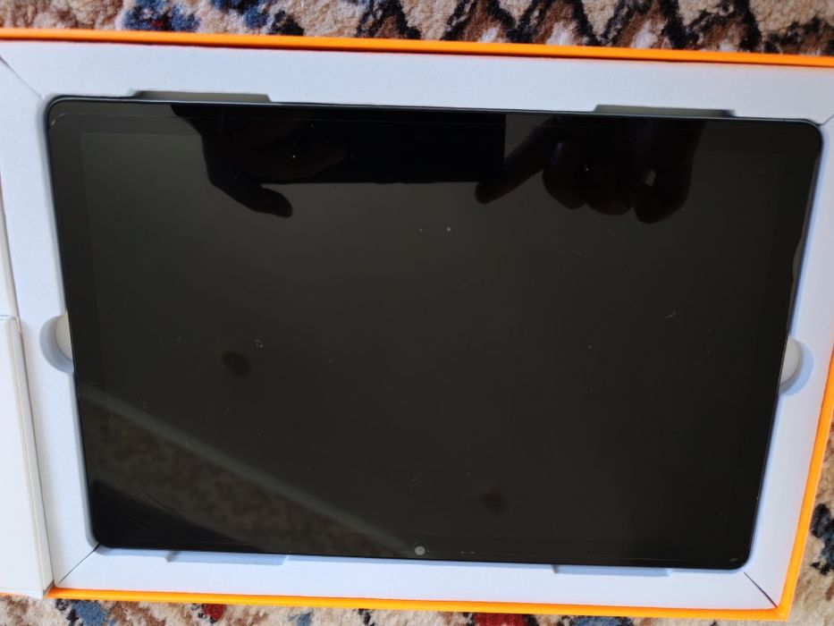 Продам планшет в отличном состояние все работает