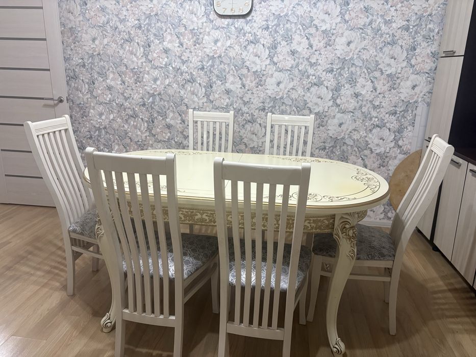 Продам стол со стульями