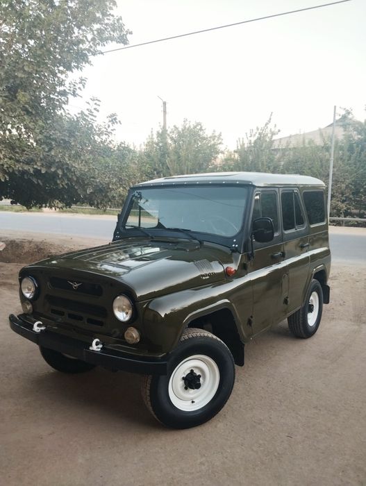 Ideal xolatda Uaz sotiladi rasxot yoʻq