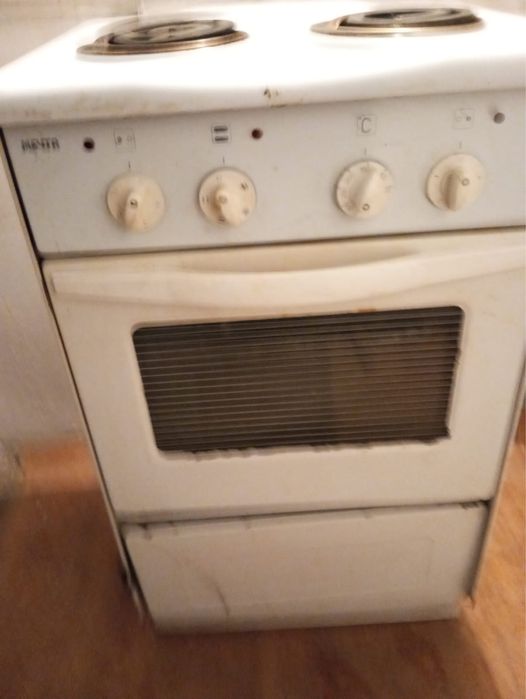 Отдам электроплиту.
