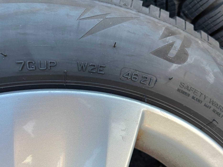 Джанти със зимни 225/55 R17 гуми за BMW F10