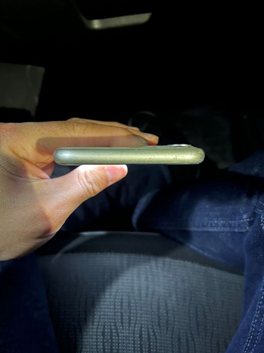 Продам. Iphone 11 128гб акб 75%