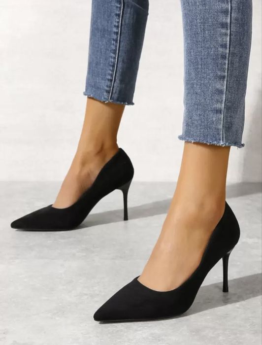 Чисто нови дамски велурени обувки.Номер 37…