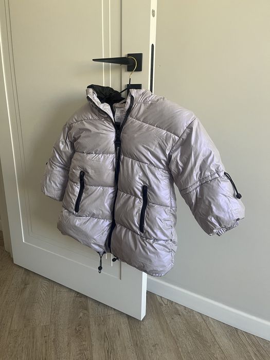 Продам куртку на девочку