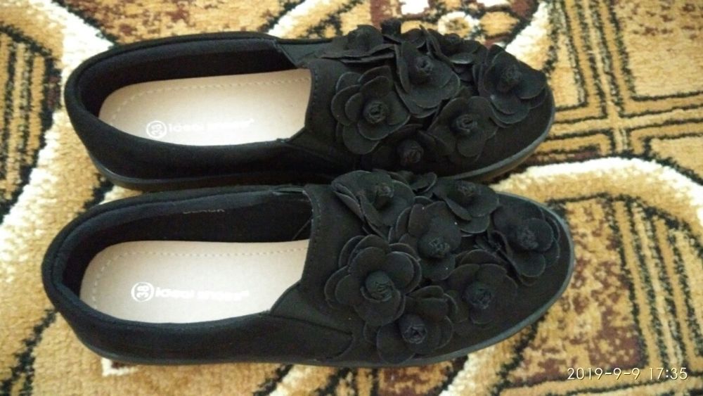 Дамски обувки с цветенца