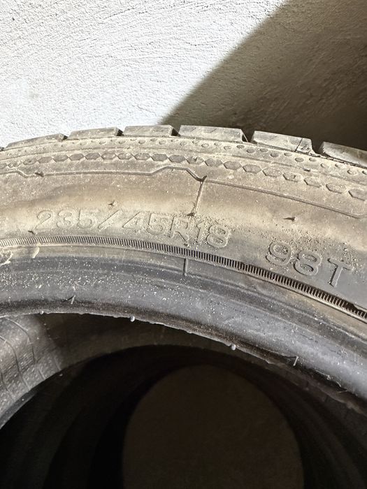 Продам зимние шины 235/45/18