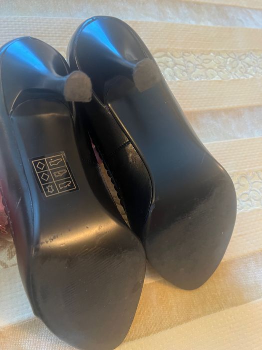 Pantofi decupati marime 38