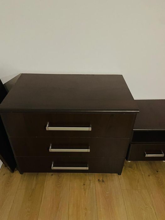 Comoda in stare foarte buna