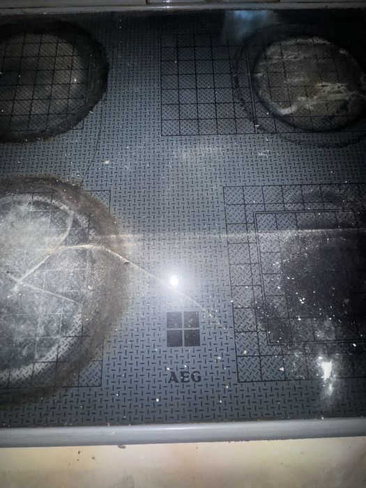 Фурна с котлони AEG