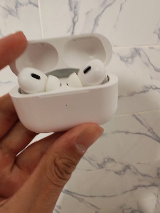 AirPods наушники